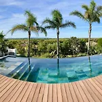 D'exception Avec Piscine A Debordement - Vue Panoramique Villa *